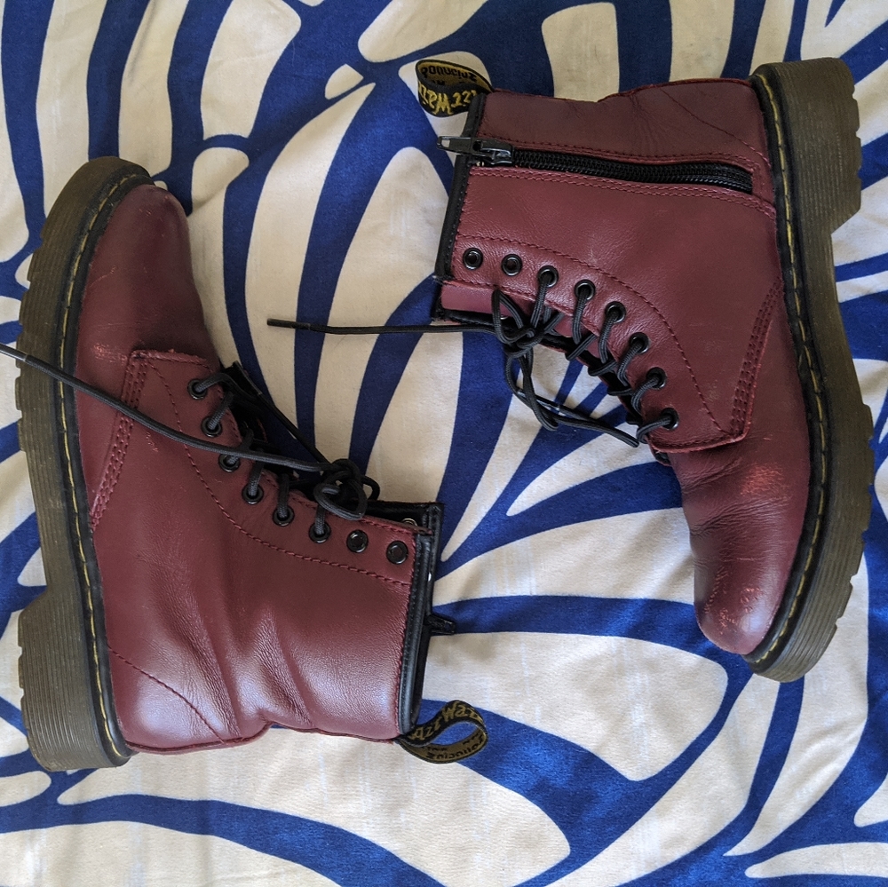 🚫SOLD🚫Burgundy Dr. Marten's